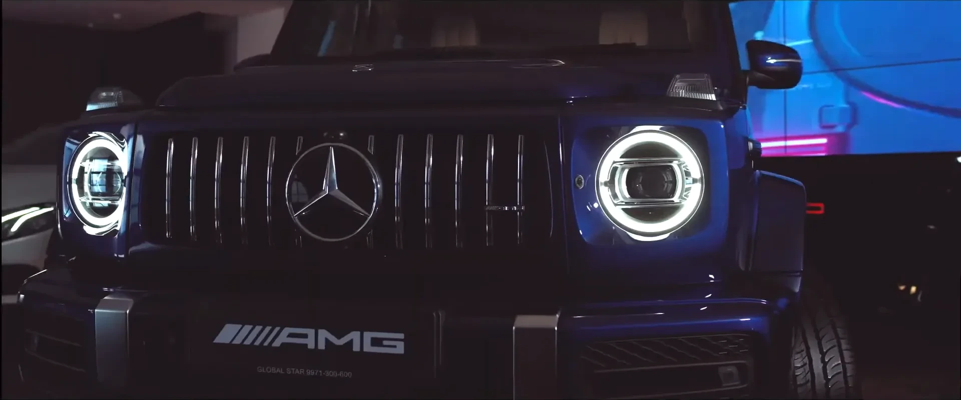 Frame from Mercedes-Benz Global Star, at 0:35