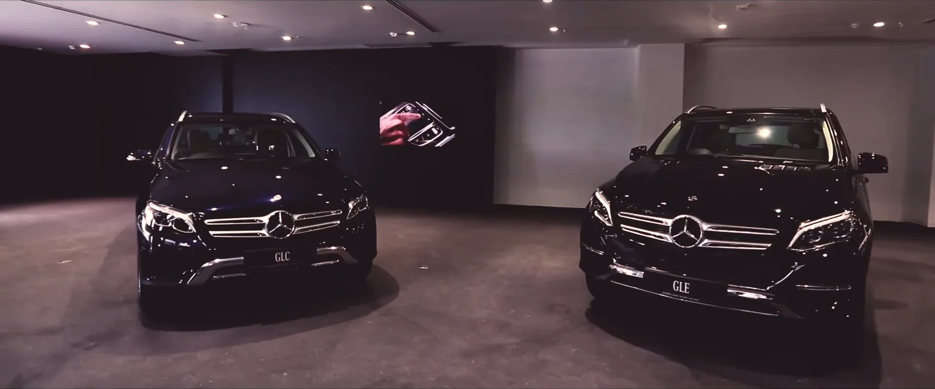 Frame from Mercedes-Benz Global Star, at 1:23