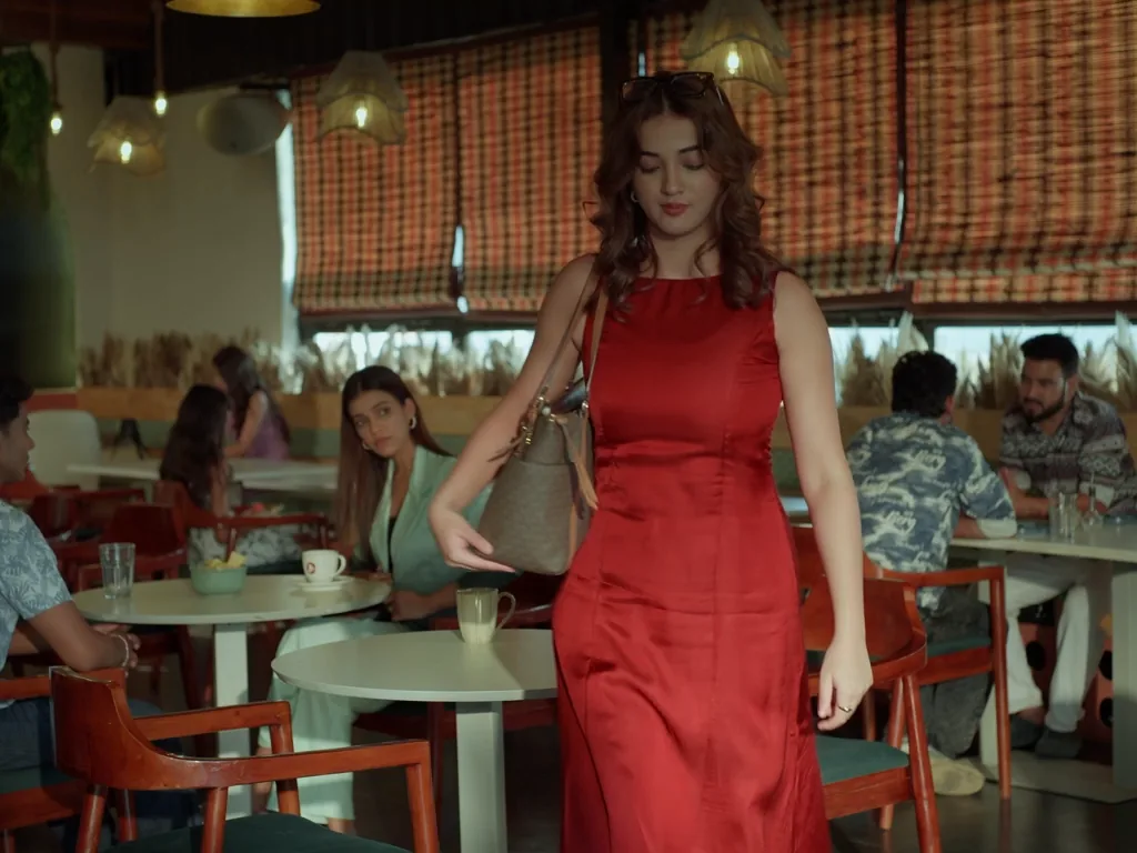 Frame from Zykaz Cafe, at 0:32